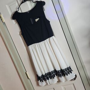 💥Brand New!💥 Rewind Women's Empire/Sheath Dress - SIZE M